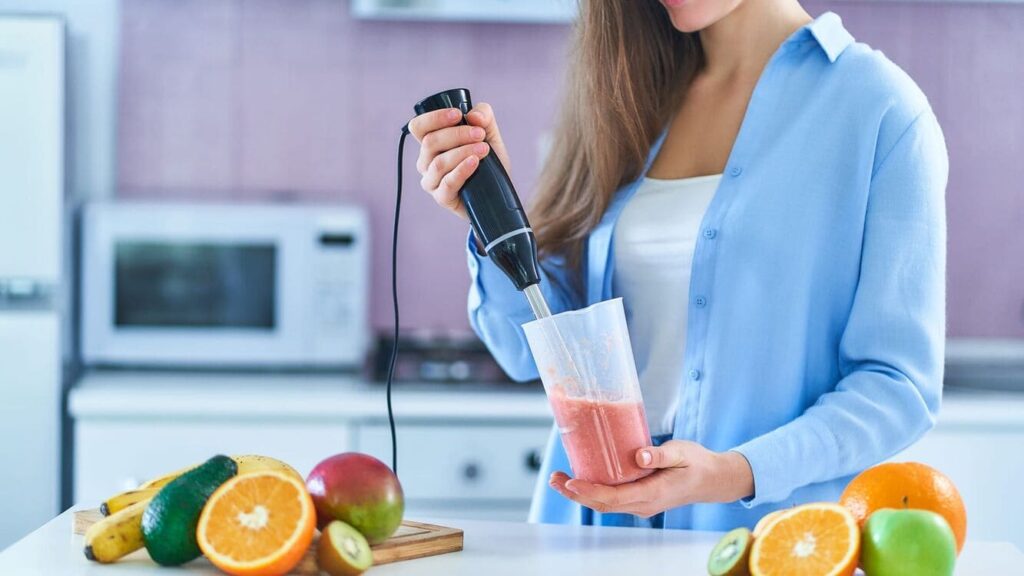 alt="mixer com acessórios 3 em 1"